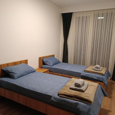 18Th & 16H Floor Secure Luxury Condos With Pool & Fitness Included In Price Skopje Ngoại thất bức ảnh