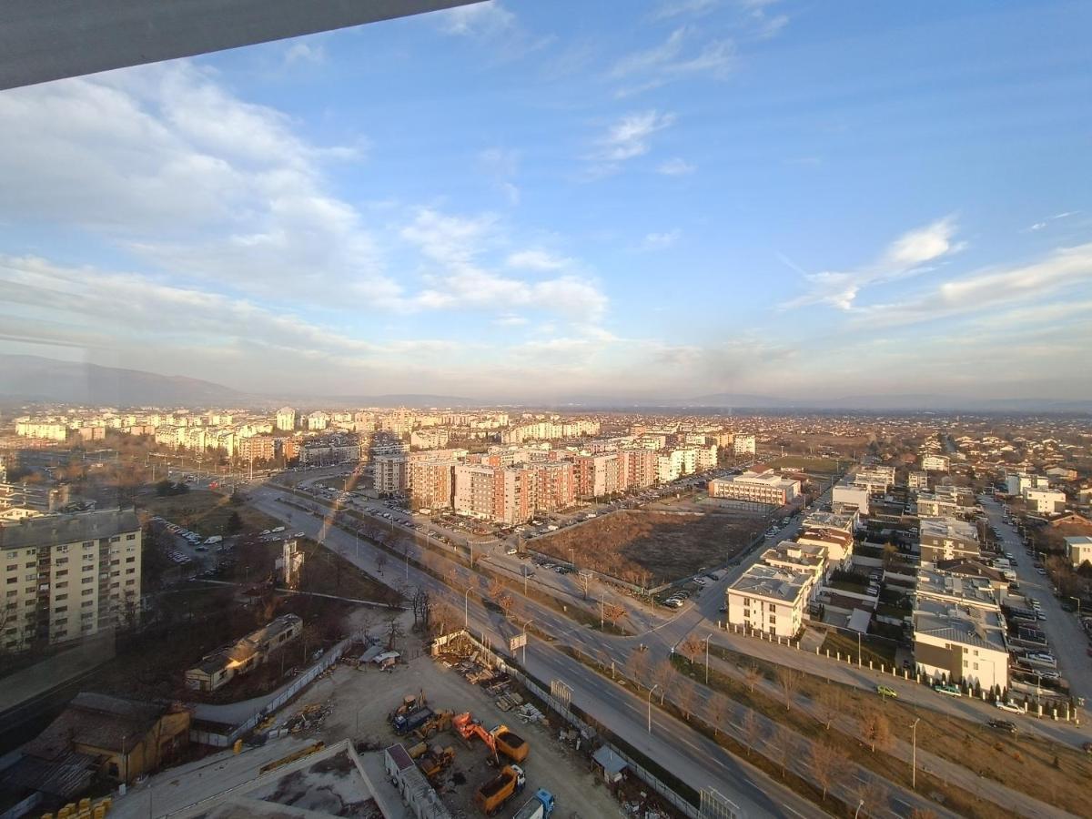 18Th & 16H Floor Secure Luxury Condos With Pool & Fitness Included In Price Skopje Ngoại thất bức ảnh