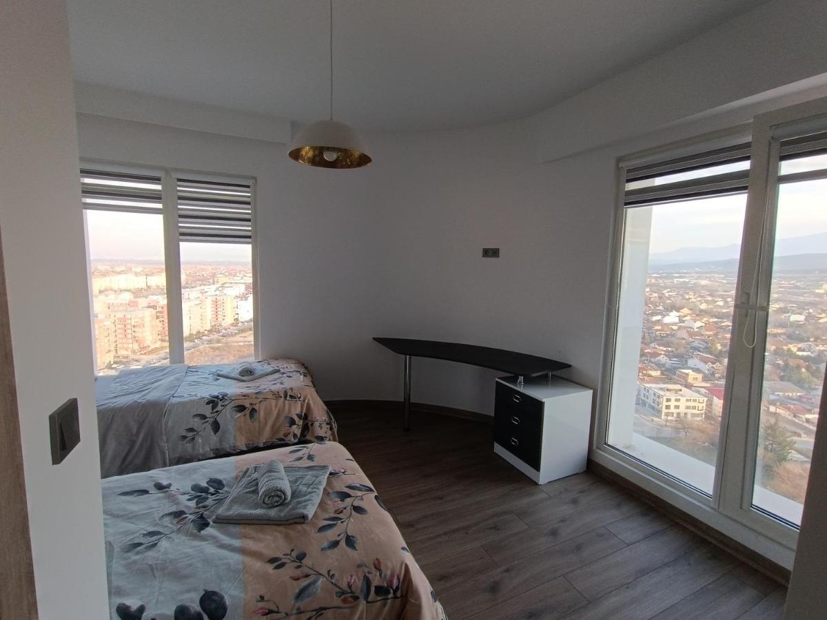 18Th & 16H Floor Secure Luxury Condos With Pool & Fitness Included In Price Skopje Ngoại thất bức ảnh
