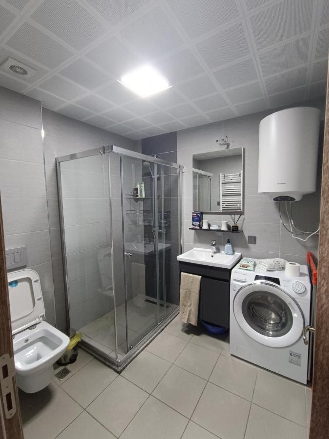 18Th & 16H Floor Secure Luxury Condos With Pool & Fitness Included In Price Skopje Ngoại thất bức ảnh