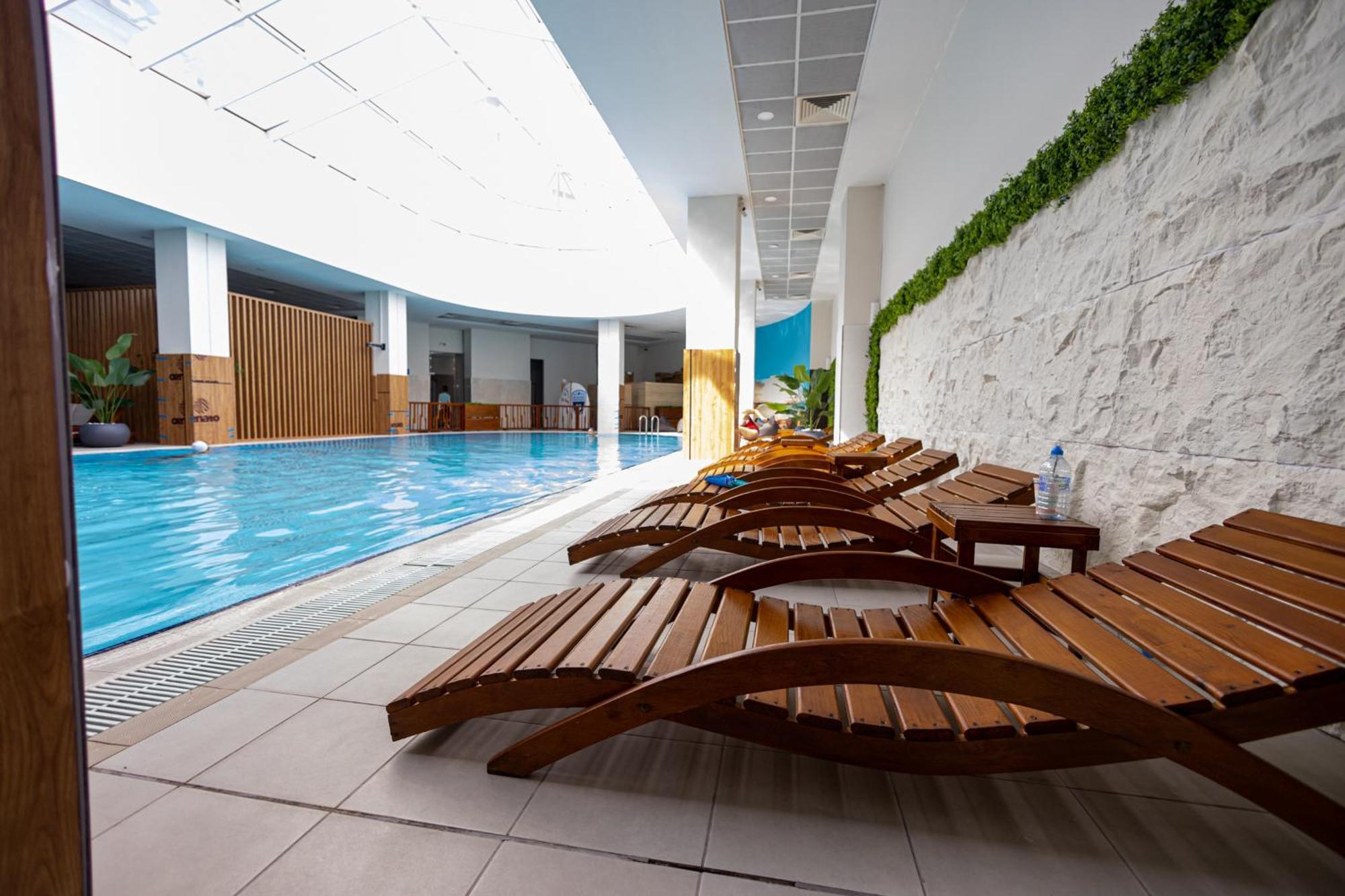 18Th & 16H Floor Secure Luxury Condos With Pool & Fitness Included In Price Skopje Ngoại thất bức ảnh
