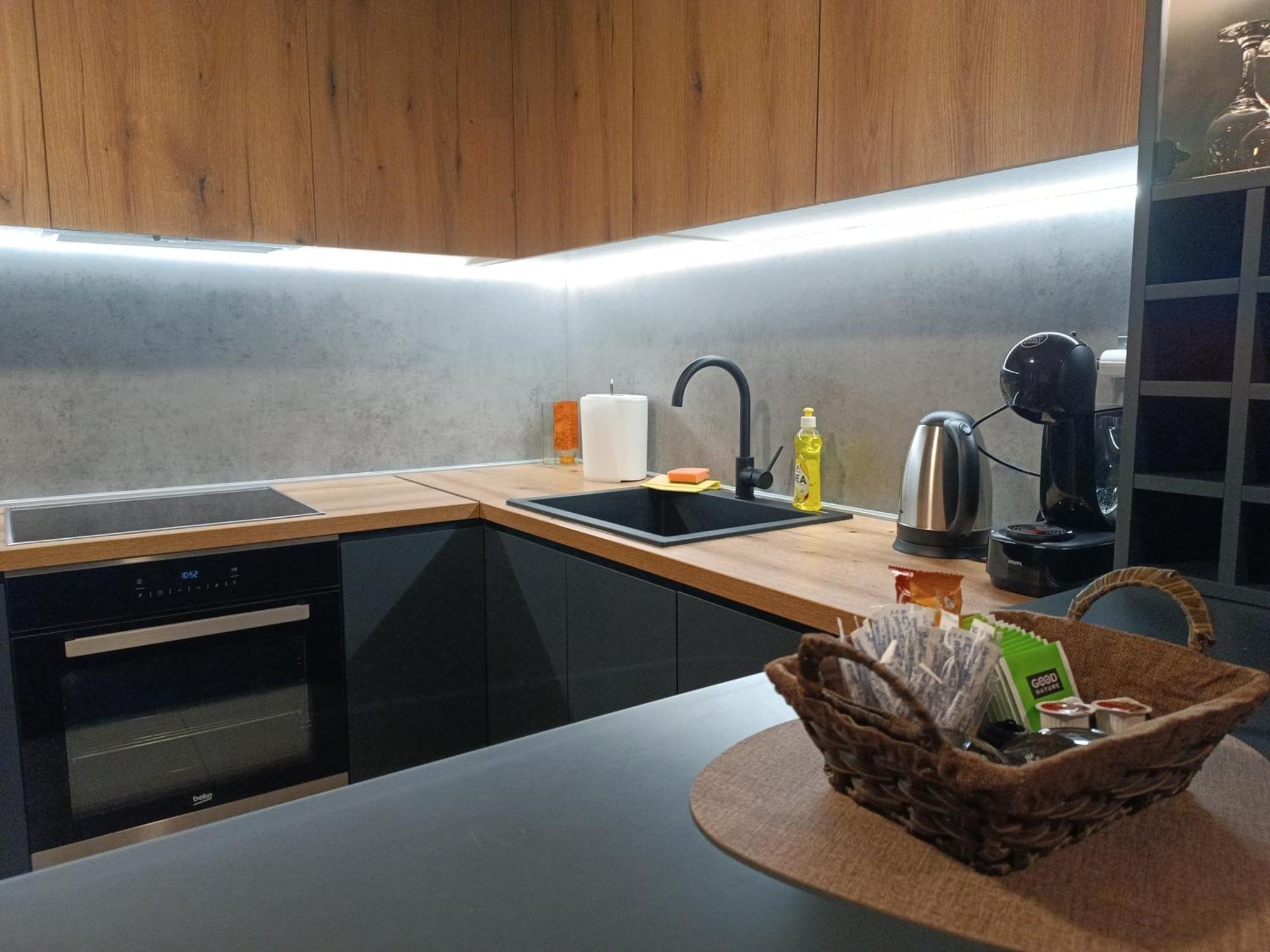 18Th & 16H Floor Secure Luxury Condos With Pool & Fitness Included In Price Skopje Ngoại thất bức ảnh