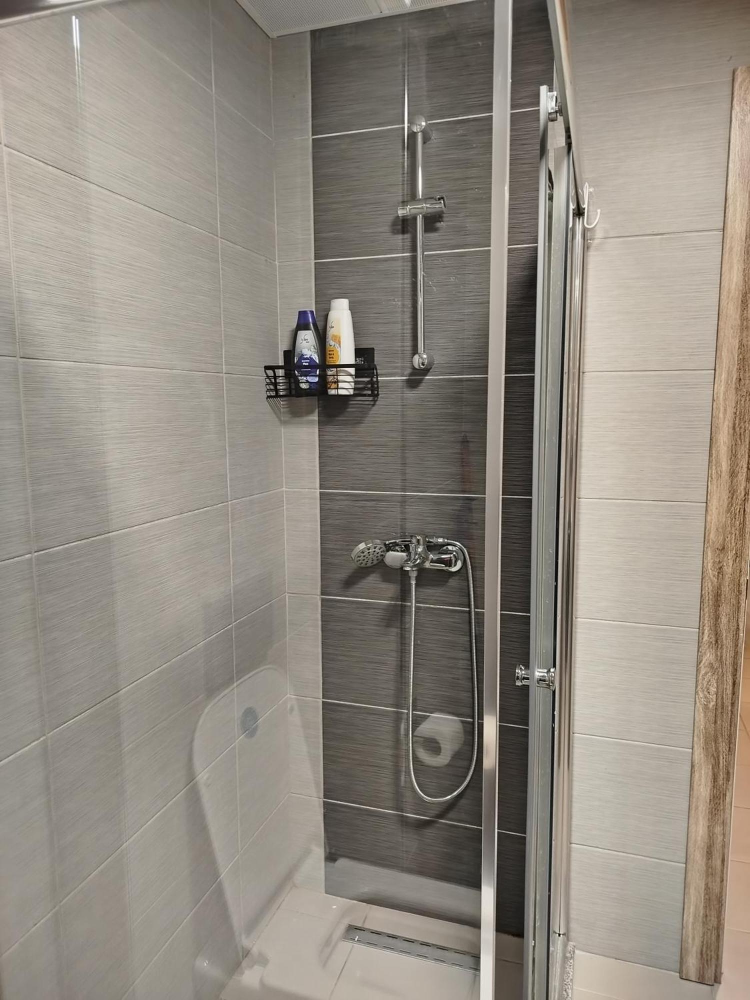 18Th & 16H Floor Secure Luxury Condos With Pool & Fitness Included In Price Skopje Ngoại thất bức ảnh