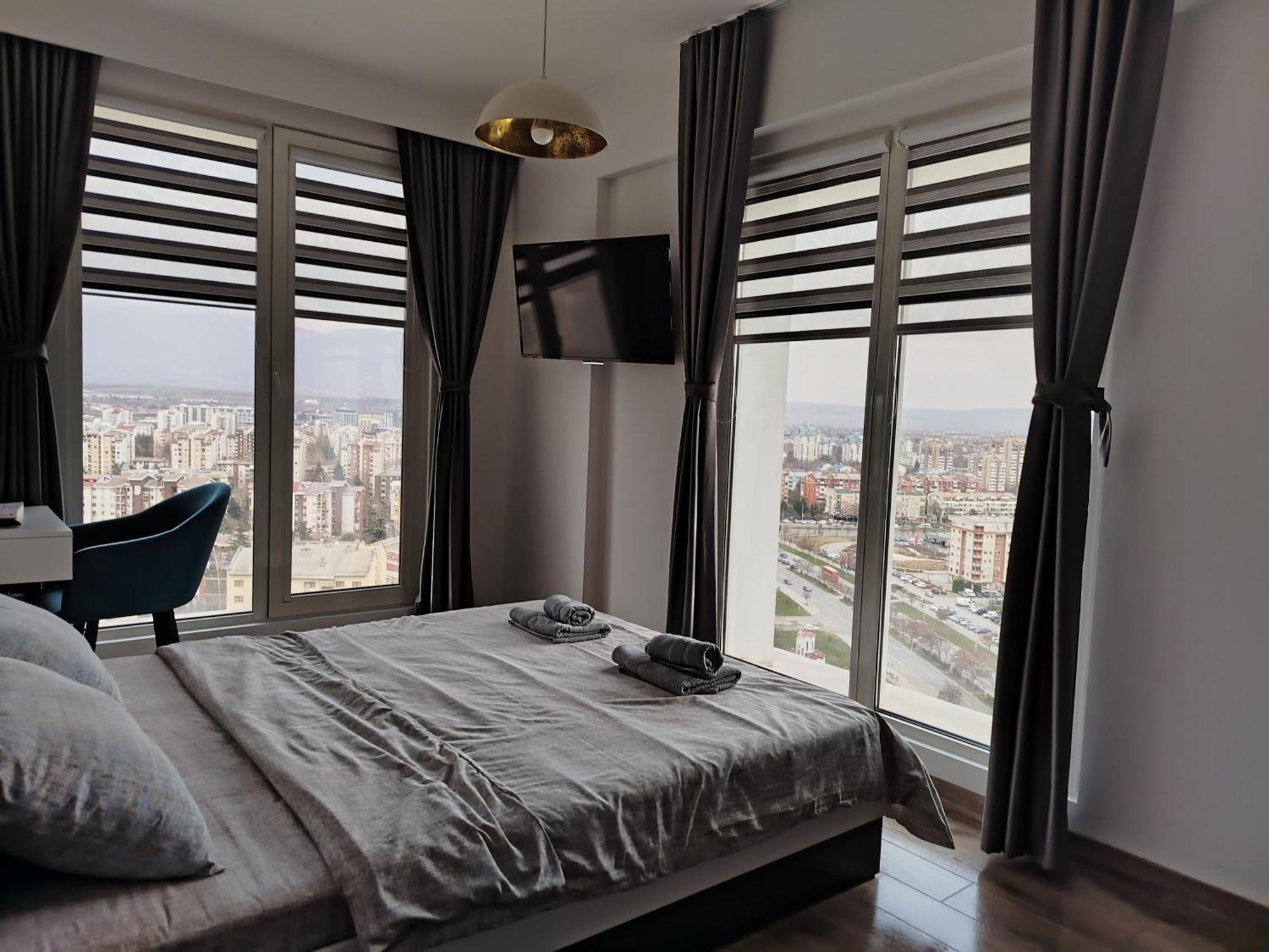 18Th & 16H Floor Secure Luxury Condos With Pool & Fitness Included In Price Skopje Ngoại thất bức ảnh