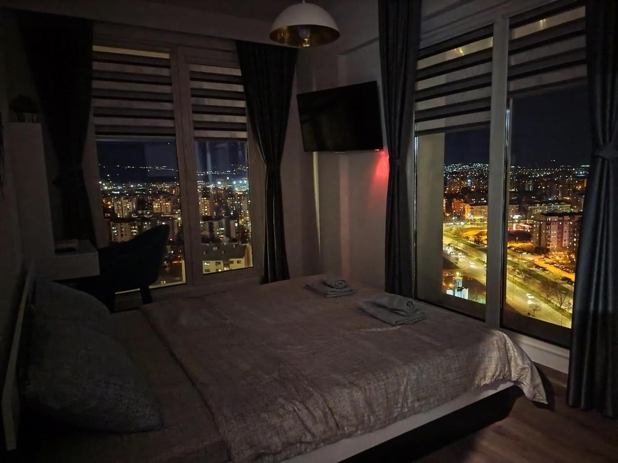 18Th & 16H Floor Secure Luxury Condos With Pool & Fitness Included In Price Skopje Ngoại thất bức ảnh